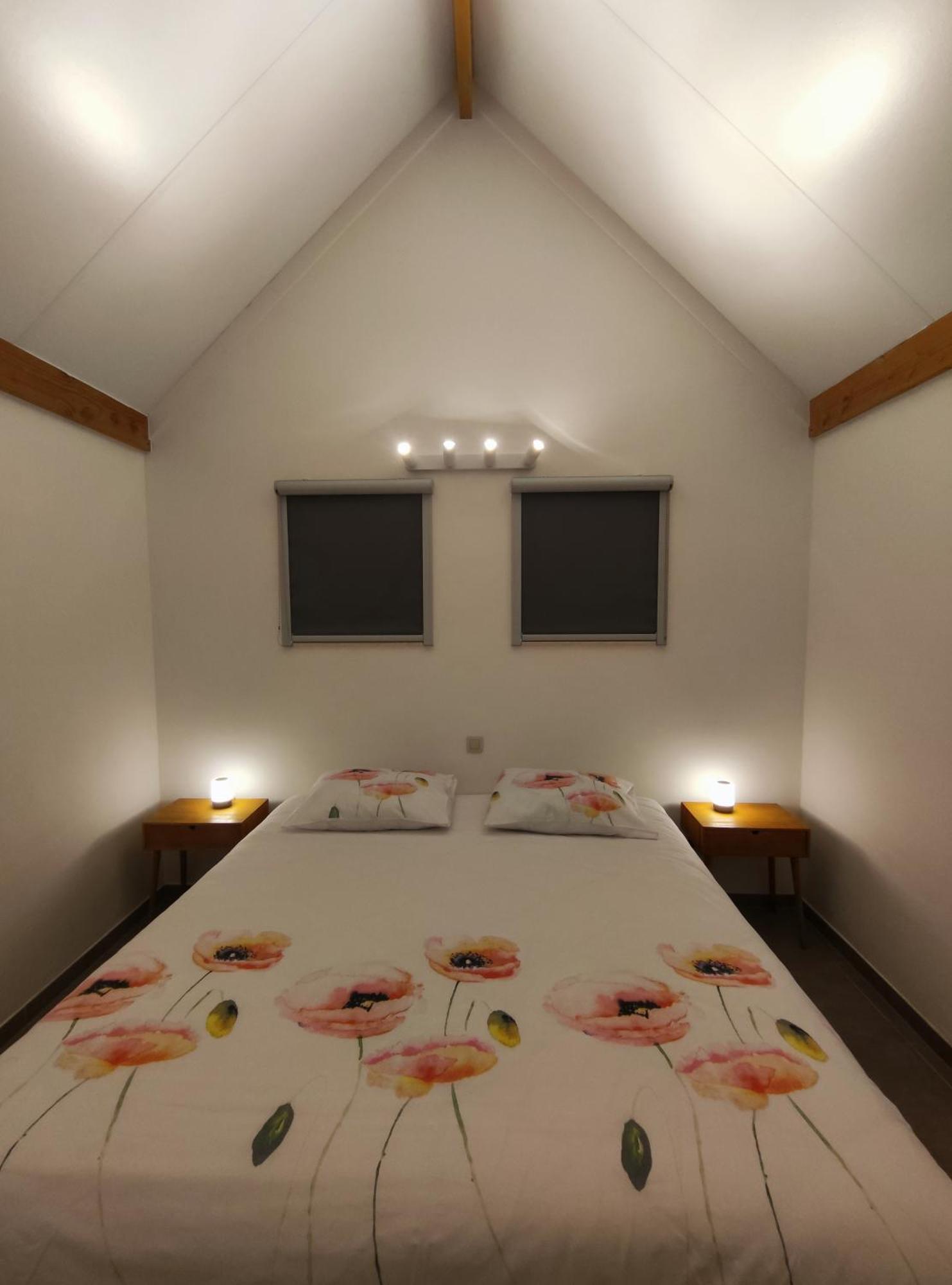 Vakantiewoning Polderhuis 10, Airco En Verwarming In Alle Kamers, Prive Parkeerplaats En Afgesloten Tuin Коксейде Екстериор снимка